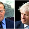 "Džonson je budala u penziji, mora na psihijatriju": Medvedev oštro odgovorio bivšem premijeru Britanije