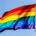 LGBT i Amerika: Ubio prodavačicu u Kaliforniji jer je okačila LGBT zastavu u radnji
