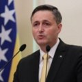 Predsjedništvo BiH nije odobrilo ulazak Vojsci Srbije u državu, kazao Bećirović i zakazao sastanak sa Schmidtom