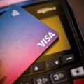 Visa: Monopolista? Država tuži kompaniju zbog debitnih kartica, tržište odmah reagovalo