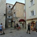 Srbija vodi po broju turista u Crnoj Gori: U avgustu 43.000 gostiju iz naše zemlje, Britanci na trećem mestu