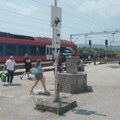 Evakuisani putnici iz voza u Ćupriji, policija bez pasa tragača vrši pretres