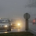 Путеви Србије: Возачима се због магле и клизавих коловоза саветује додатни опрез