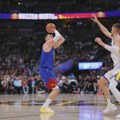 Jokić "flertovao" sa tripl-dablom: Denver se mučio, pa razbio Golden Stejt za šestu vezanu pobedu
