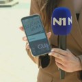 Nestašica sličica za Svetsko prvenstvo u fudbalu ne sprečava menjažu kod hotela Moskva - neki uzeli i slobodan dan na poslu