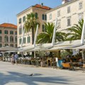 Split "zavrnuo slavinu": Posle 21 sat nema alkohola u prodavnicama, turisti ostaju praznih čaša