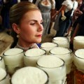 Koliko stvarno zarađuju konobari na Oktoberfestu? Zarada u pet cifara, ali ako naprave ovu grešku, plaćaju ceh
