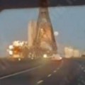 Pogođen ključni most, saobraćaj paralisan: Rusi dronovima pojačali udare, dramatično stanje u Kijevu (video)