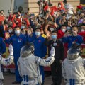 Kapsula sa tri kineska astronauta uspešno aterirala u pustinji Mongolije
