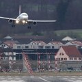 Svi se dive srpskom pilotu: Jak vetar zanosio avion levo-desno, tik iznad kuća, sletanje od kojeg zastaje dah! (video)