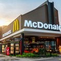 Najmanje jedna osoba preminula, 10 otrovano nakon obroka u Mekdonalds restoranima u deset država