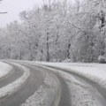 Sneg u Kragujevcu: Zimska služba obavlja čišćenje ulica, apeluje na oprez u saobraćaju