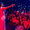Ceca nas je izvela na binu, a onda su nastala najmagičnija tri minuta koncerta koja su ostavila sve bez daha