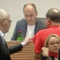 Haos na sednici Skupštine opštine Stari grad: Dušan Petrić, udarna pesnica Aleksandra Šapića nasrnuo na odbornika ZLF i…