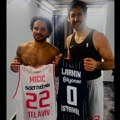 Miciću aplauz u Efesovoj svlačionici