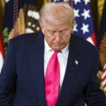 Još veći problem za Srbiju, Tramp odobrio zakon koji dozvoljava 500 odsto carina svim zemljama koje trguju s Rusijom