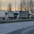 AMSS: Povoljniji uslovi vožnje, zbog protesta vozača kamiona blokirani prelazi za teretna vozila