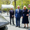 Britanski kralj i kraljica odali počast žrtvama terorističkog napada u Njujorku 11. septembra 2001.
