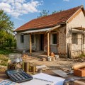 Kupio seosku kuću za 15.000 evra, a onda je stigao jedan račun: "Planirao sam beg iz grada, a sada sam u debelom minusu zbog…