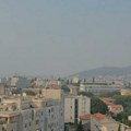 Ceo Split u dimu! Jezivi prizori iz Dalmacije, građani javljaju da ne mogu da dišu: Stiglo upozorenje za turiste (foto, video)…