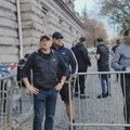 Optuženi na glavnom pretresu zbog napada na N1 pojavio se u majci s likom osuđenog ratnog zločinca Ratka Mladića