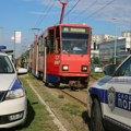 Drama na Novom Beogradu: Putnica napala vozača tramvaja, njemu se slošilo. Nastao kolaps u saobraćaju