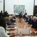 Vučić večeras sa ambasadorima zemalja Kvinte, tema - zabrana dinara na Kosovu