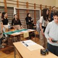 Roboti, dronovi i epruvete na Sajmu profesionalne orijentacije u školi Vožd Karađorđe