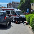 Oboren motociklista u saobraćajnoj nezgodi na Sinđelićevom trgu u Nišu (FOTO)