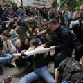 Više od 170 klimatskih aktivista uhapšeno zbog nasilnog protesta u Parizu