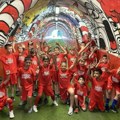 Za radost mališana: Deca iz Velike Hoče i Orahovca posetili stadion "Rajko Mitić"