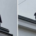 Opozicioni poslanik pretio da će skočiti sa krova skupštine: Drama u Ljubljani, građani se prestravili (Video)