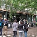 Studenti u blokadi i opozicija i jutros blokiraju zgradu suda u Novom Sadu
