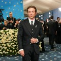 Louis Vuitton bira Jeremyja Allena Whitea: Nova ikona u Pharrellovom jatu