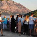 „Nestvarni grad” šeta drevnom Budvom