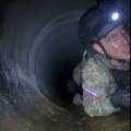Udar sa leđa na ruskog vojnika u tunelu ispod kupjanska Čovek se isprepadao, snimak postao viralan (video)
