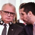 Vesiću i Momiroviću produžen kućni pritvor za još tri meseca