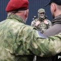 Agresivni regruteri sakupljaju Ruse da se bore u Ukrajini. U jednom gradu naišli su na otpor