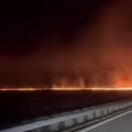 Gore njive duž puteva, nama nije dosta opomena: Evo kako izgleda između Kuzmina i Adaševaca (video)