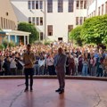 Ovako odlazi direktor koga cene i učenici i nastavnici (FOTO, VIDEO)