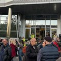 FOTO: Protest podrške zaposlenima portala Nova.rs ispred redakcije u Beogradu