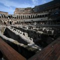 POSLE 2.000 GODINA GLADIJATORI PONOVO STAJU JEDNI NASPRAM DRUGIH: Čuveni rimski Koloseum uvodi neverovatnu turističku…