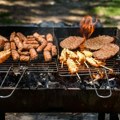 Savetuje se oprez svim ljubiteljima nemačkih kobasica: Ovaj proizvod povučen iz prodaje, može dovesti do zastoja disanja