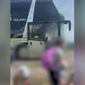 Zapalio se autobus pun đaka kod Boljevca: Učenici krenuli na izlet, sve je izgorelo