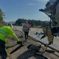 (Foto) muškarac stradao na licu mesta, ima teško povređenih: Novi detalji sudara autobusa i automobila: Prizor na mestu…