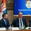 "Koliko vas je bilo na odmoru dok nam se deo ljudi smrzavao": Vučić na tematskoj sednici kritikuje ministre