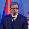 Reagovanja na lutku sa likom predsednika Vučića na skupu u Nišu