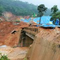 Desetine mrtvih u poplavama i klizištima, autoputevi blokirani: Haos u Indiji i Nepalu zbog velikih padavina