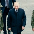 "Telo mu izgleda ukočeno i neprirodno"! Evo šta Putin nosi ispod odela, ruske snage bezbednosti u pripravnosti