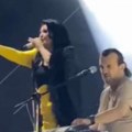 Dragana Mirković i Aca Lukas napravili haos Publika vrištala uglas kada su izveli čuveni duet, folkeri izazvali lavinu…